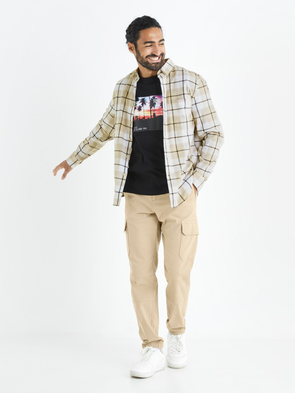 Celio Cămașă bărbătească în carouri albă și bej Celio