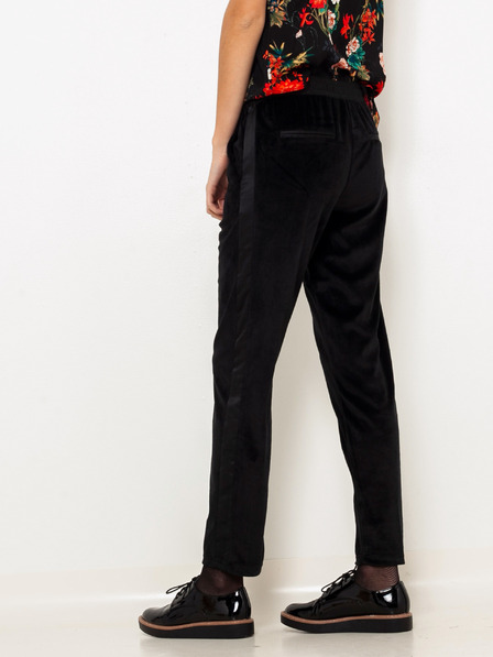 CAMAIEU Pantaloni din catifea neagră cu o fâșie CAMAIEU