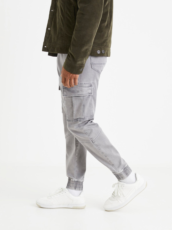 Celio Pantaloni pentru bărbați gri deschis Celio