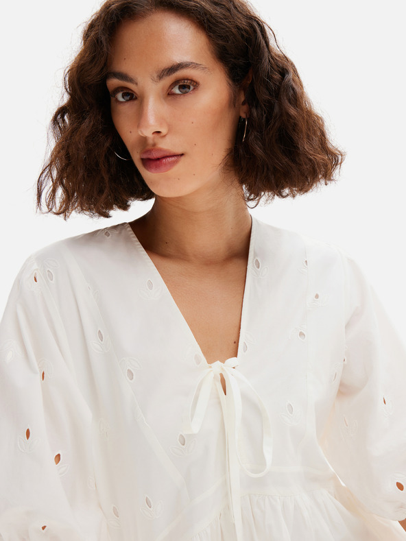 Desigual Mini rochie Desigual Lombard albă pentru femei